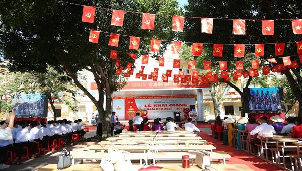 TRƯỜNG THPT NGHI LỘC 4 LONG TRỌNG TỔ CHỨC LỄ KHAI GIẢNG NĂM HỌC 2025 – 2026