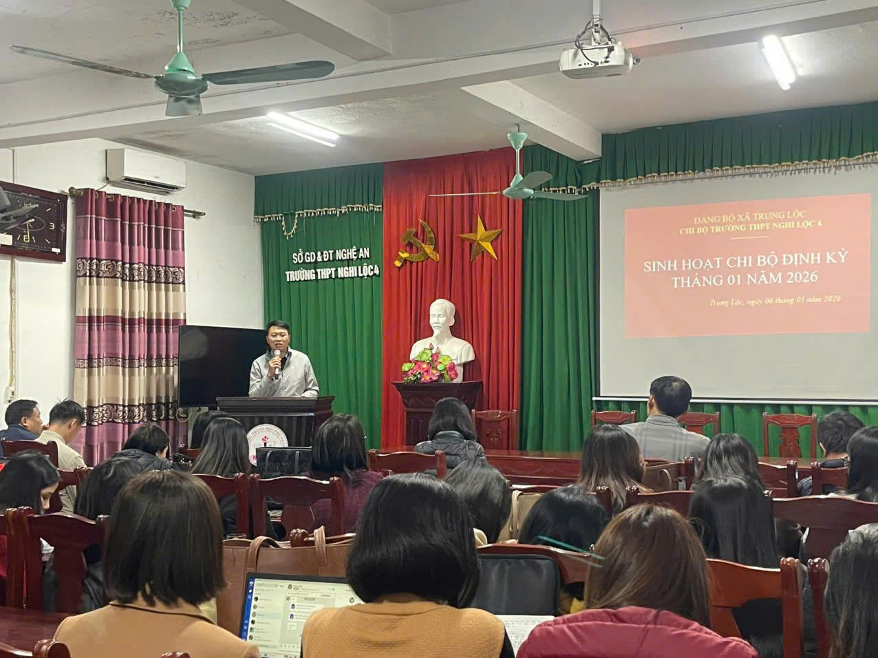 CHI BỘ TRƯỜNG THPT NGHI LỘC 4: TỔ CHỨC KỲ SINH HOẠT ĐỊNH KỲ THÁNG 01 NĂM 2026