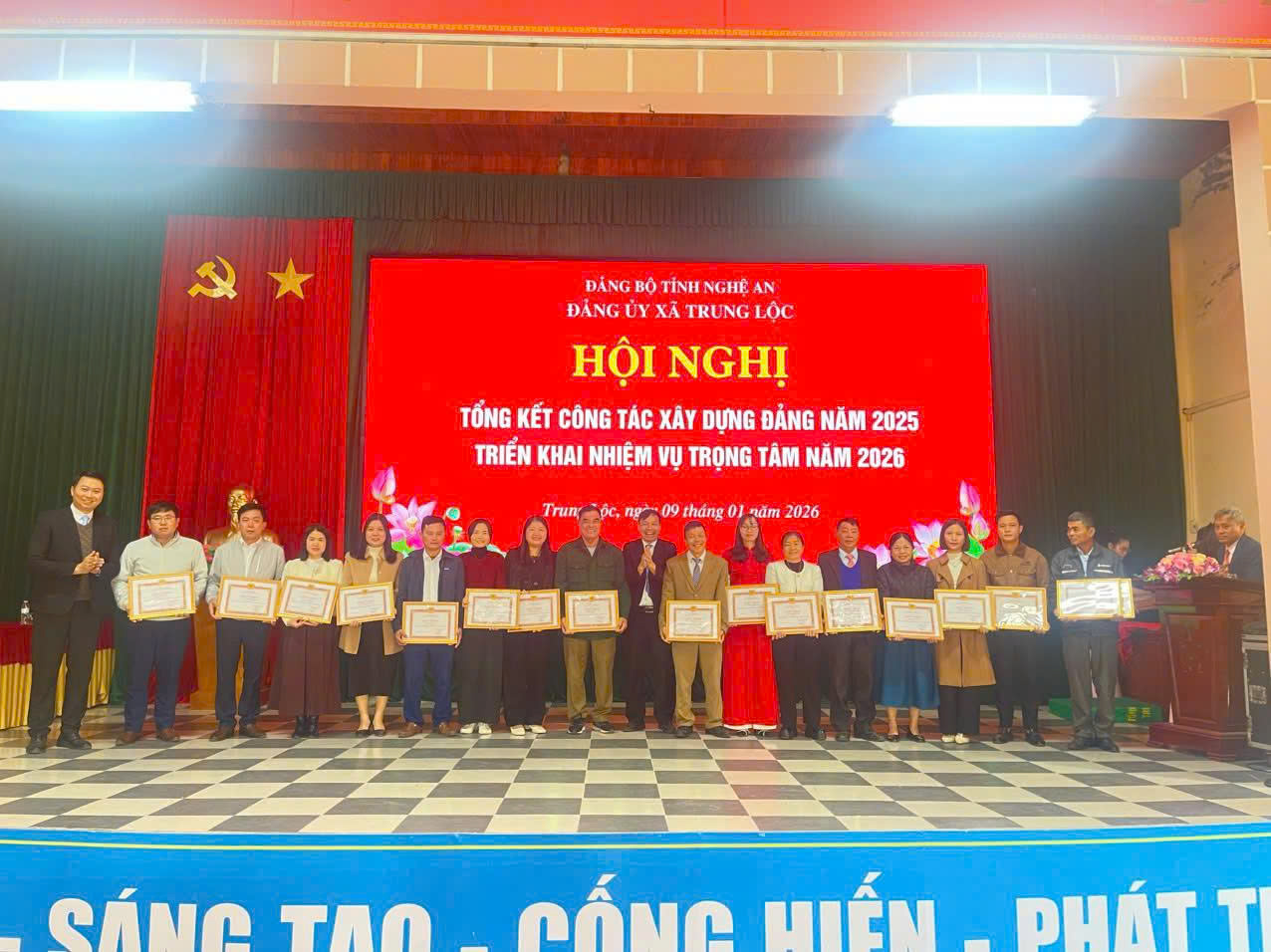 z7413696702568 ff0a4ad69d43b61d33f4c1c5f7b5db6d