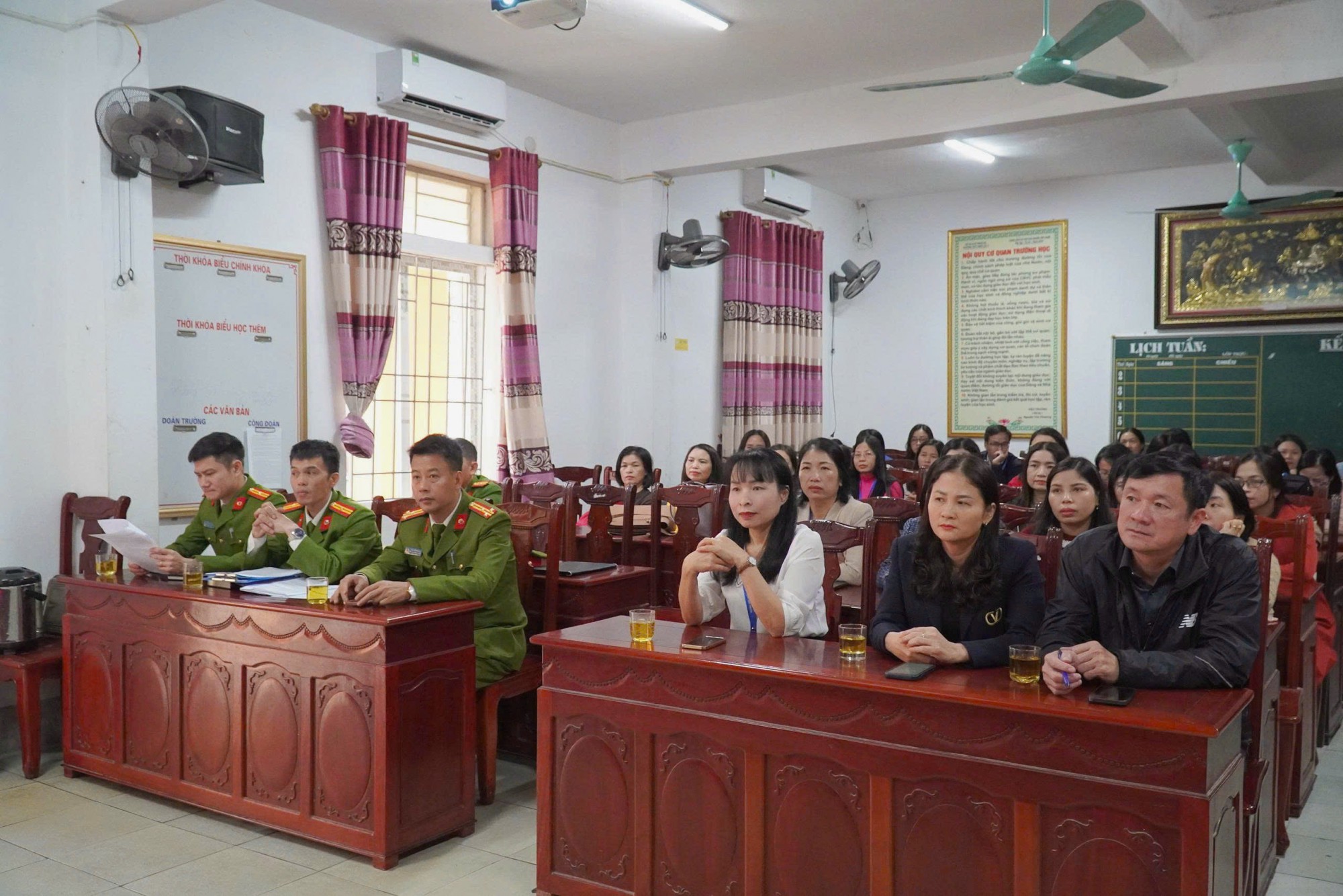  Lễ ký kết quy chế phối hợp trong công tác đảm bảo an ninh trường học giữa Trường THPT Nghi Lộc 4 với Công an xã Trung Lộc