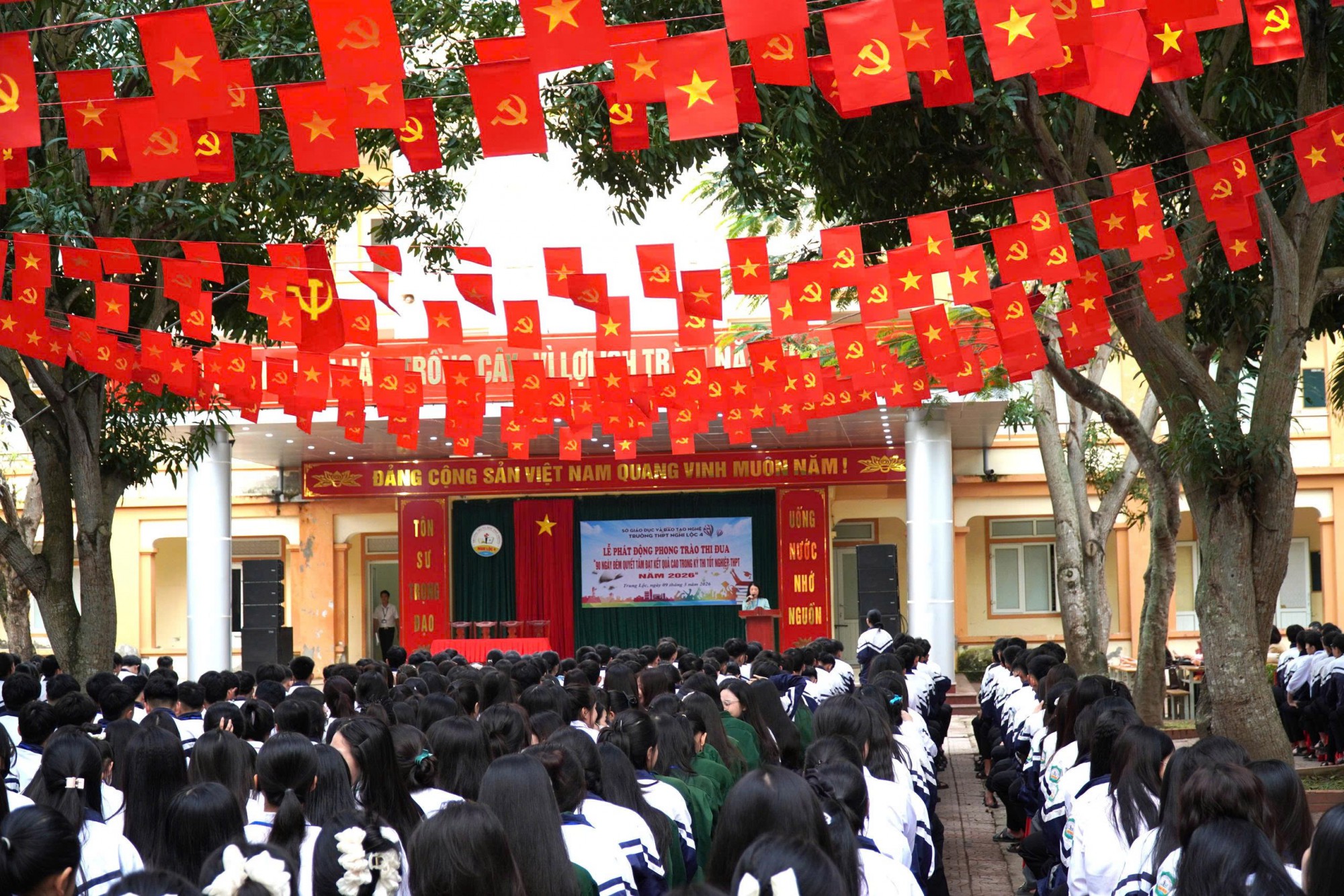 Tổ chức lễ phát động phong trào thi đua  “90 ngày đêm quyết tâm đạt kết quả cao trong Kỳ thi tốt nghiệp THPT năm 2026”